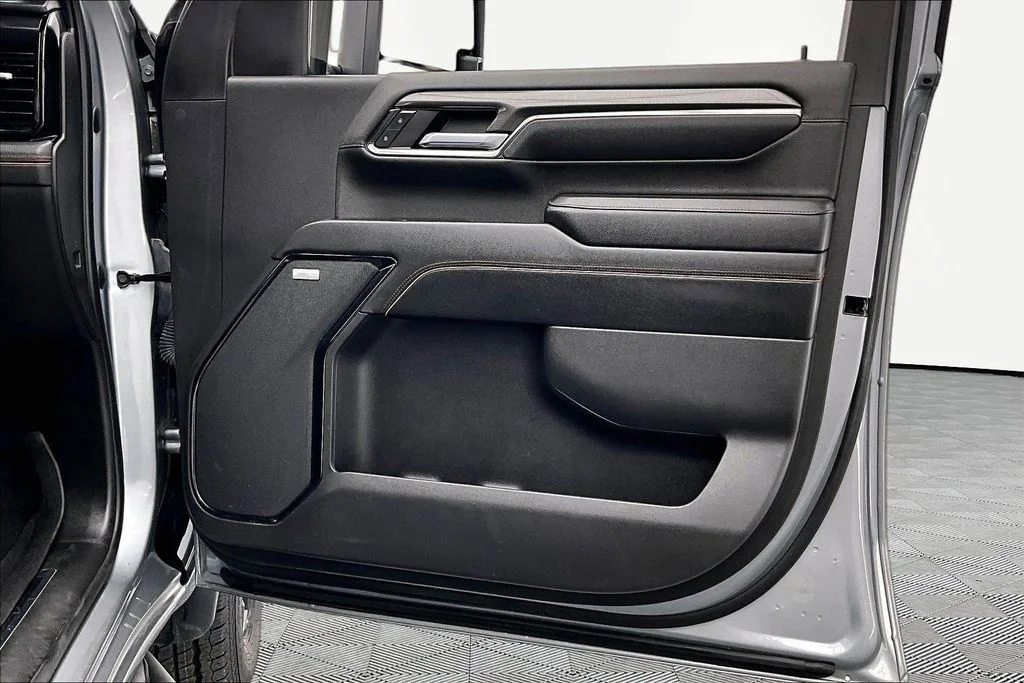 Used 2024 Sterling Metallic GMC AT4 image 25