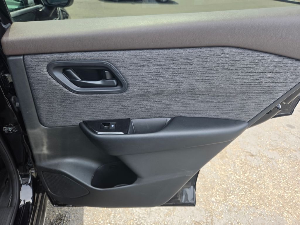 Used 2023 Black Nissan S image 17