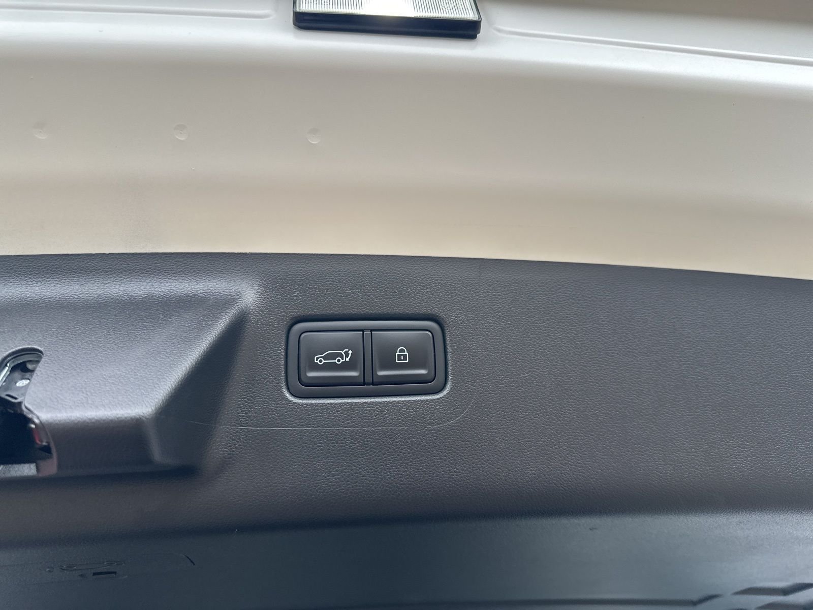 2025 Hyundai Santa Fe SE - Photo 31