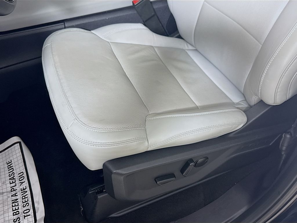 Used 2025 Agate Black Metallic Ford Platinum image 24