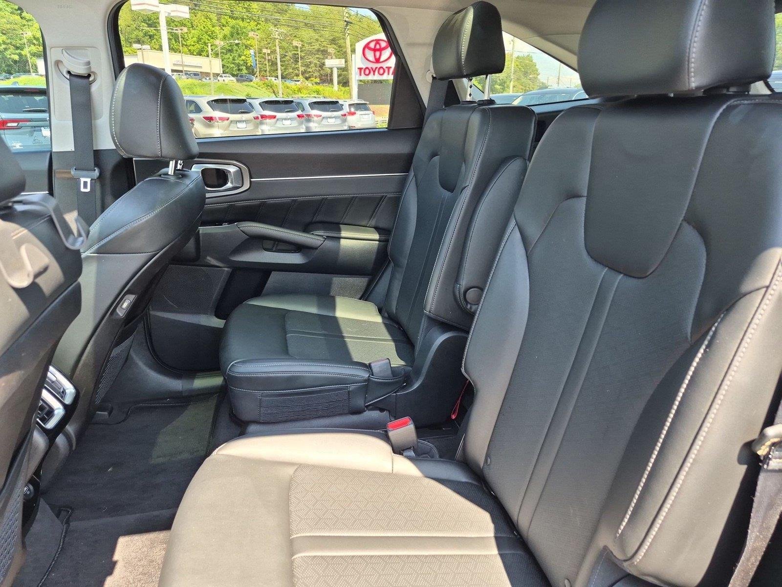 Used 2023 GRAVITY GRAY KIA  image 34
