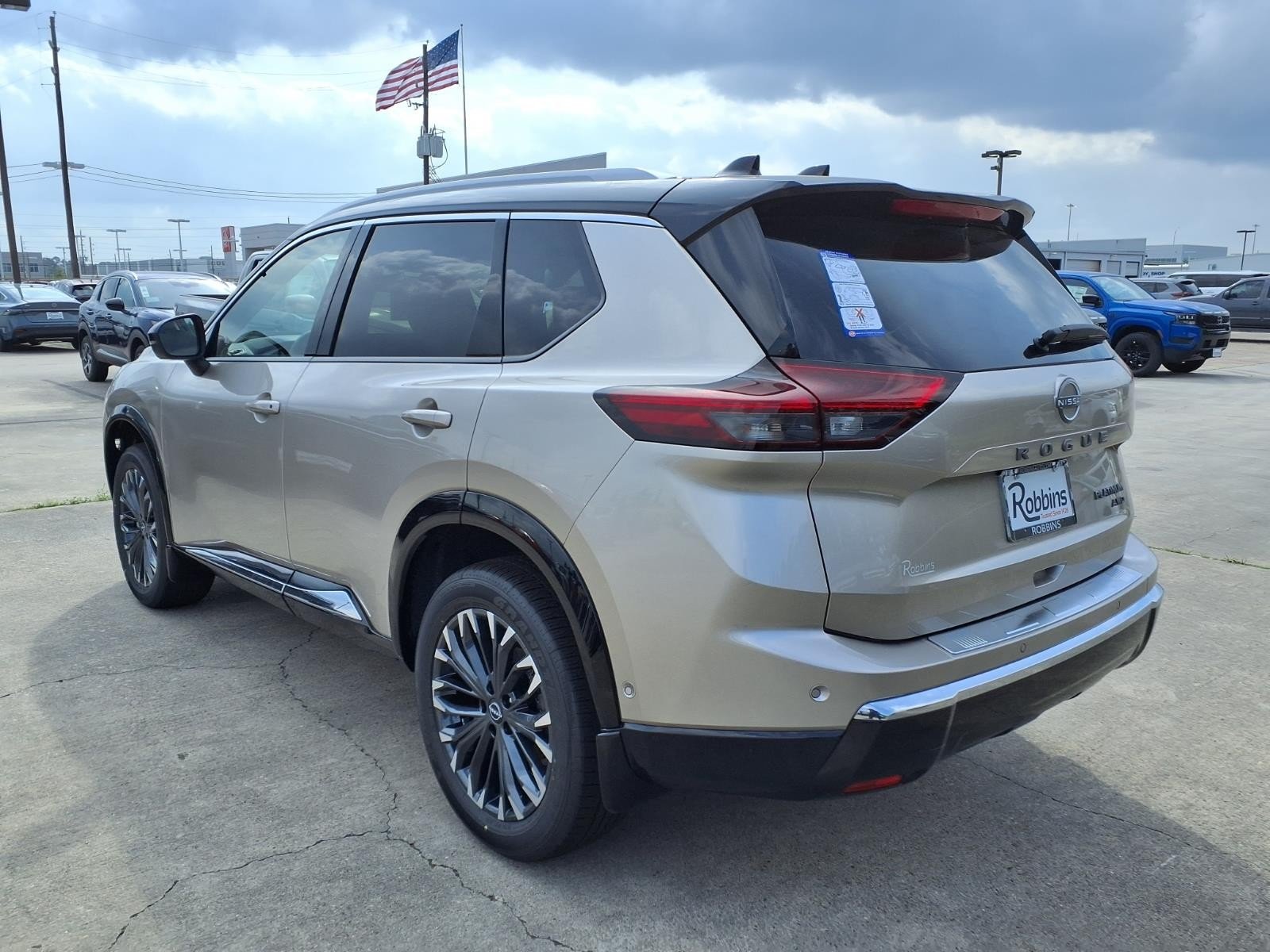 2026 Nissan Rogue Platinum Silver at Robbins Nissan