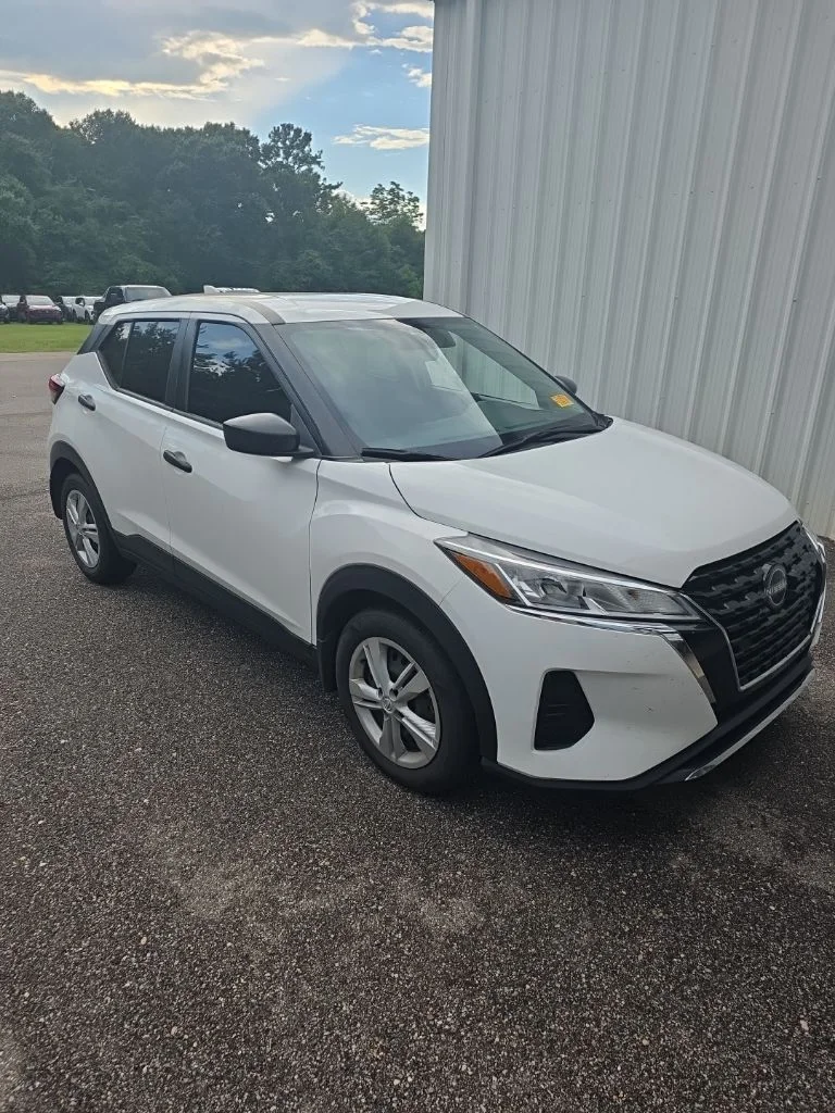 Used 2024 White Nissan S image 4