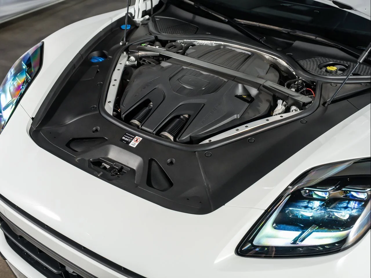Used 2025 White Porsche  image 16