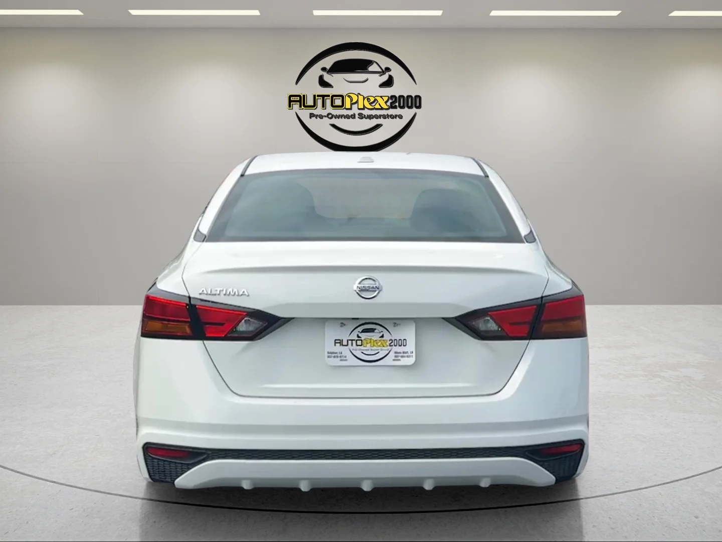 Used 2020 White Nissan 2.5 S image 6
