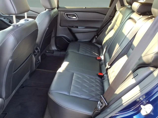 Used 2024 Blue Nissan Platinum image 15