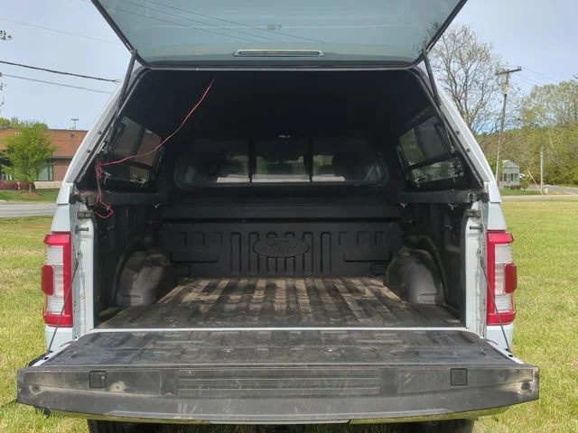 Used 2022 White Ford Lariat image 32
