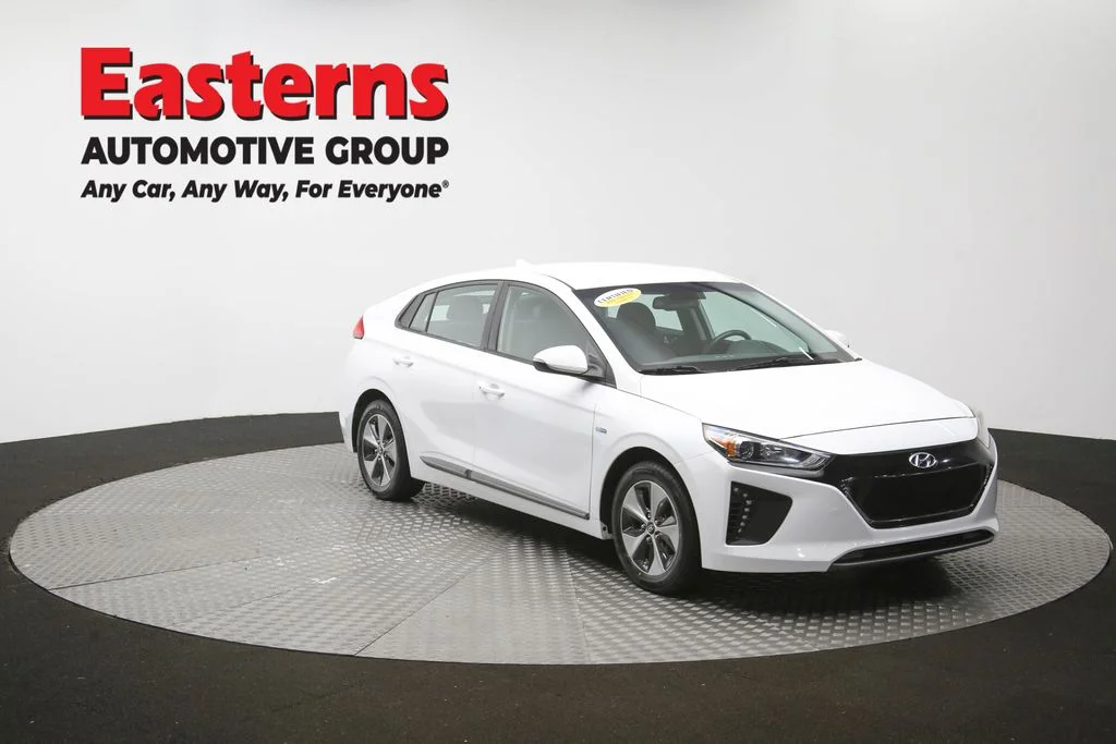 Used 2019 White Hyundai Base image 50