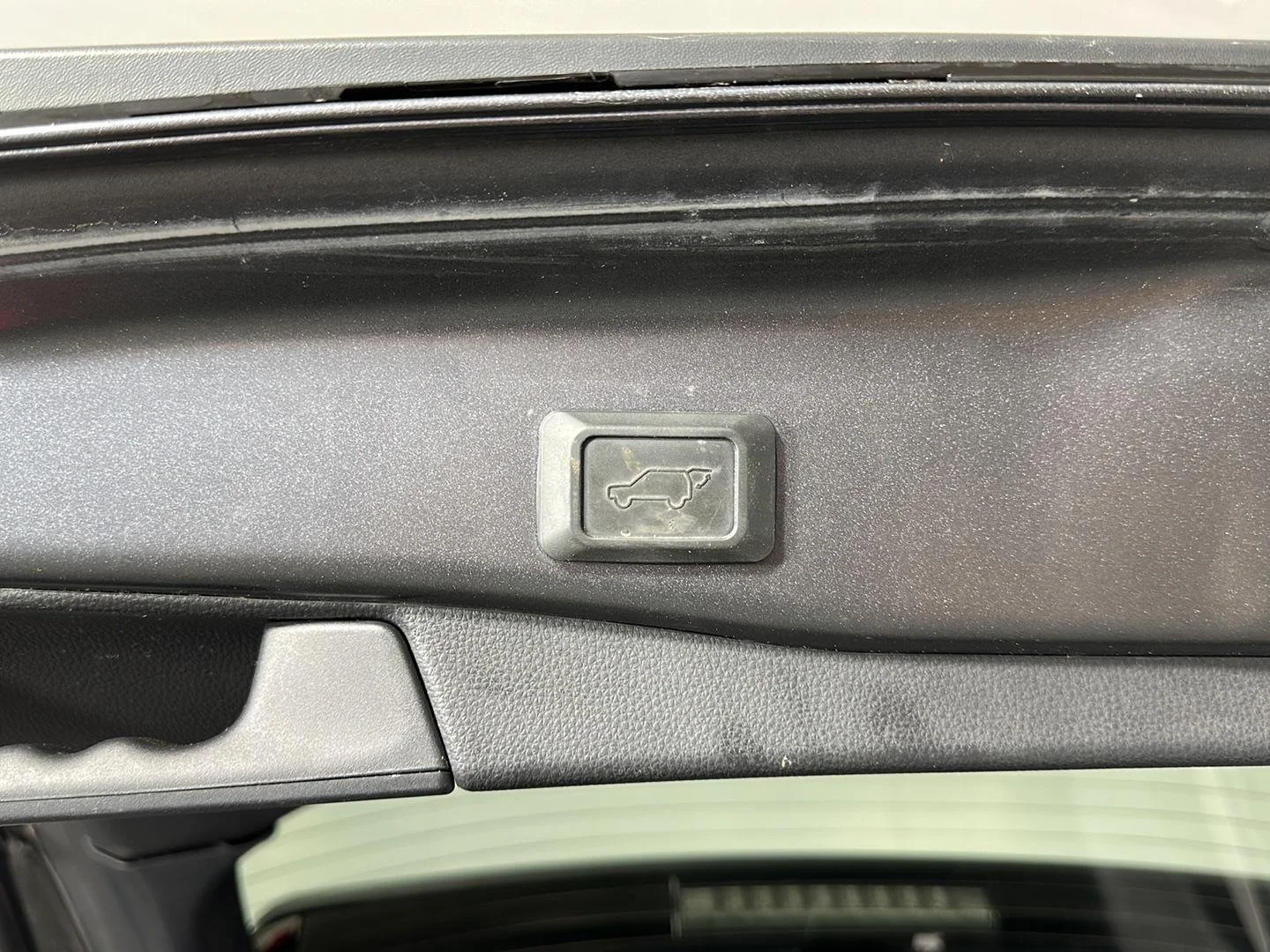 Used 2020 Magnetic Gray Metallic Toyota Limited image 28