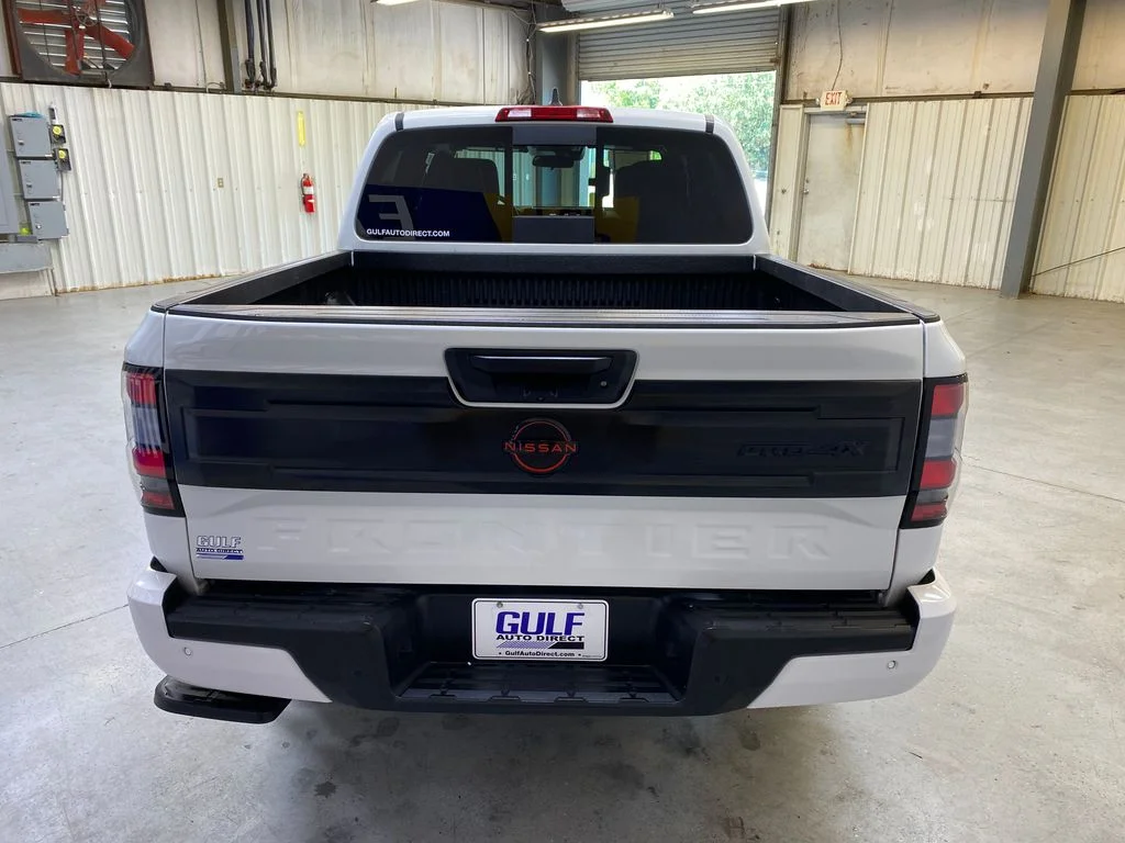 Used 2025 White Nissan PRO-4X image 7