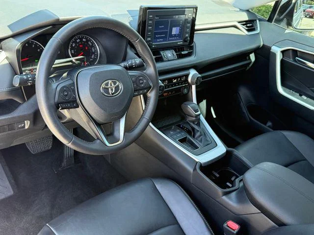 Certified Used 2022 SILVER SKY METALLIC Toyota XLE Premium image 12