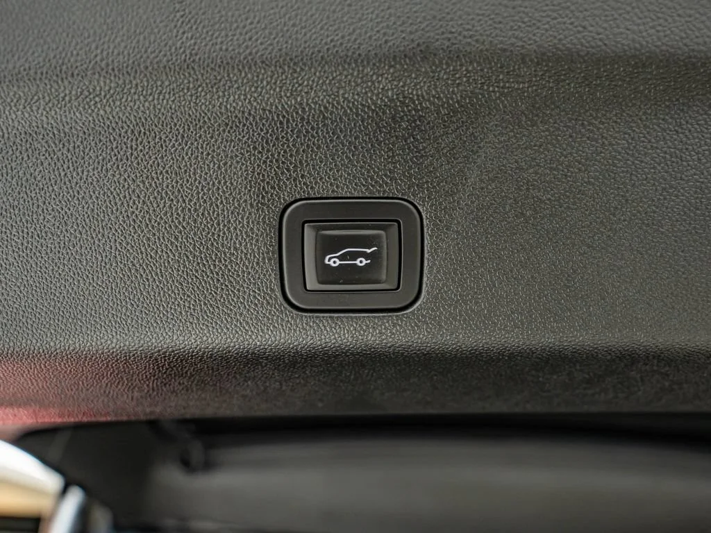 Used 2025 Black Raven Cadillac V-Series image 47