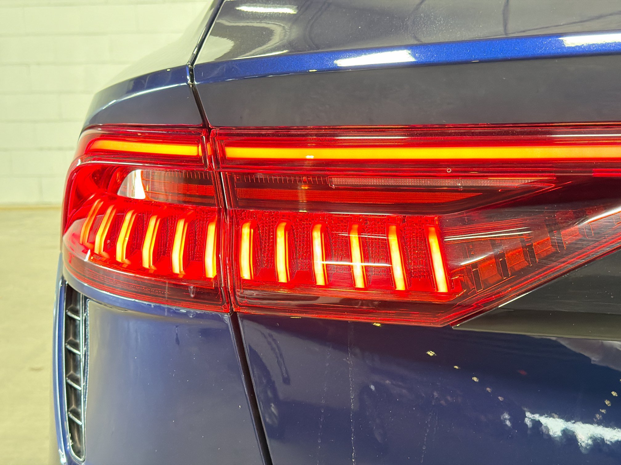 Used 2023 Navarra Blue Metallic Audi 4.0T image 11