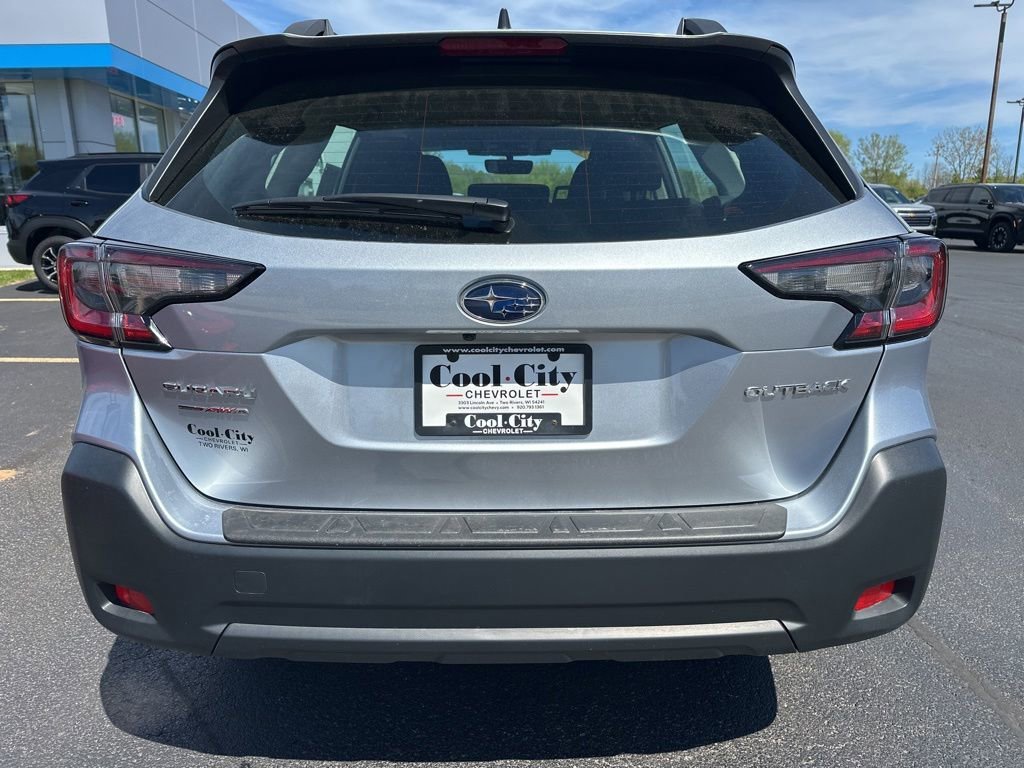 Used 2024 Silver Subaru  image 8