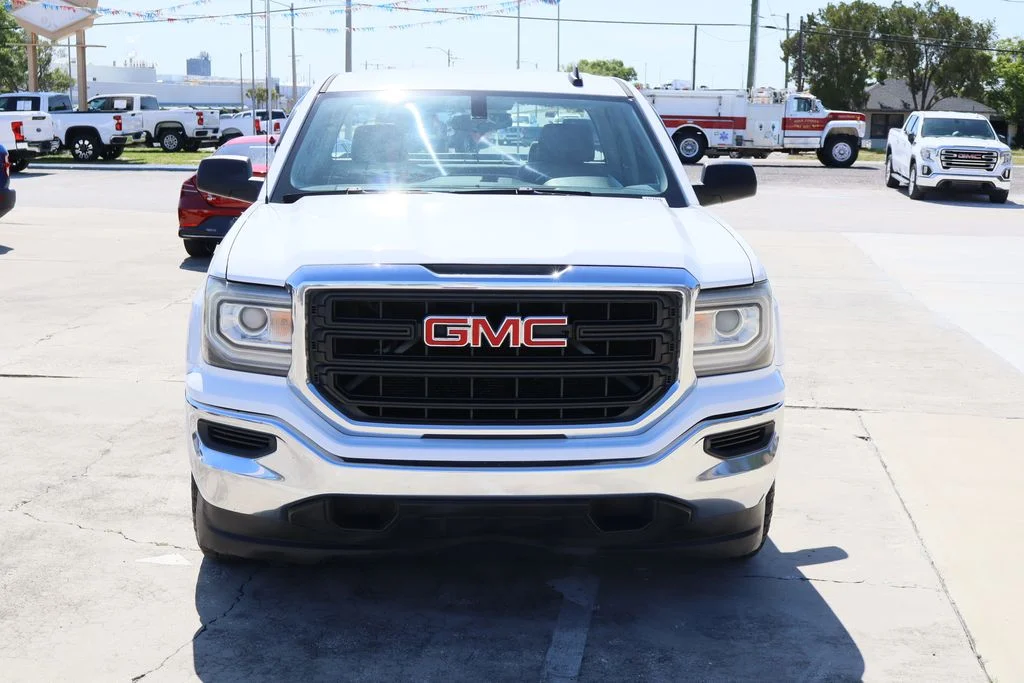Used 2016 White GMC Base image 4