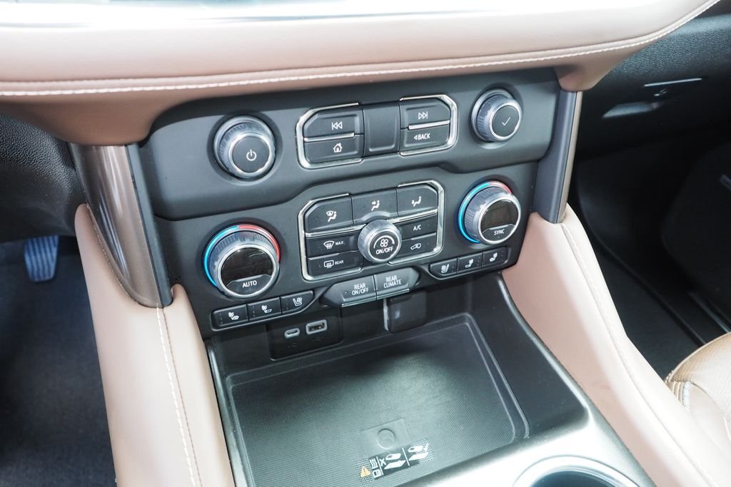 Used 2022 Black Chevrolet High Country image 26