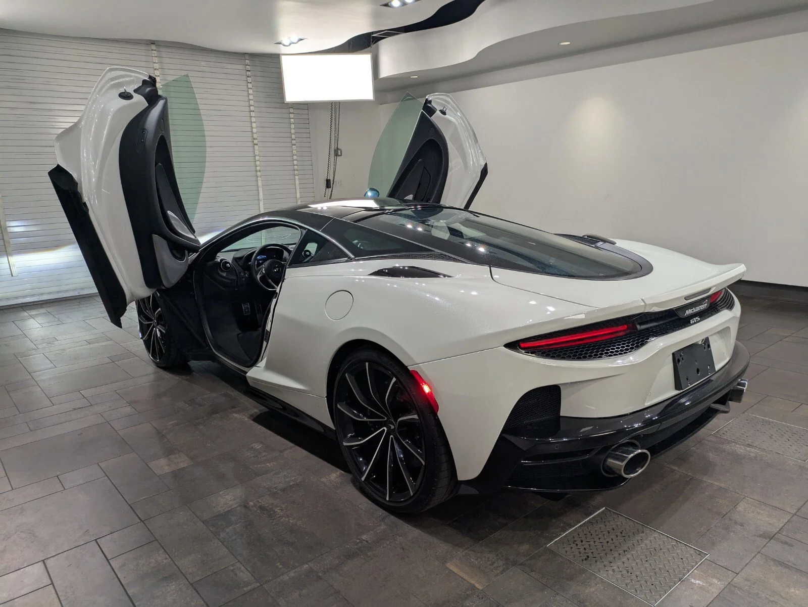 2025 McLaren GTS Base - Photo 25