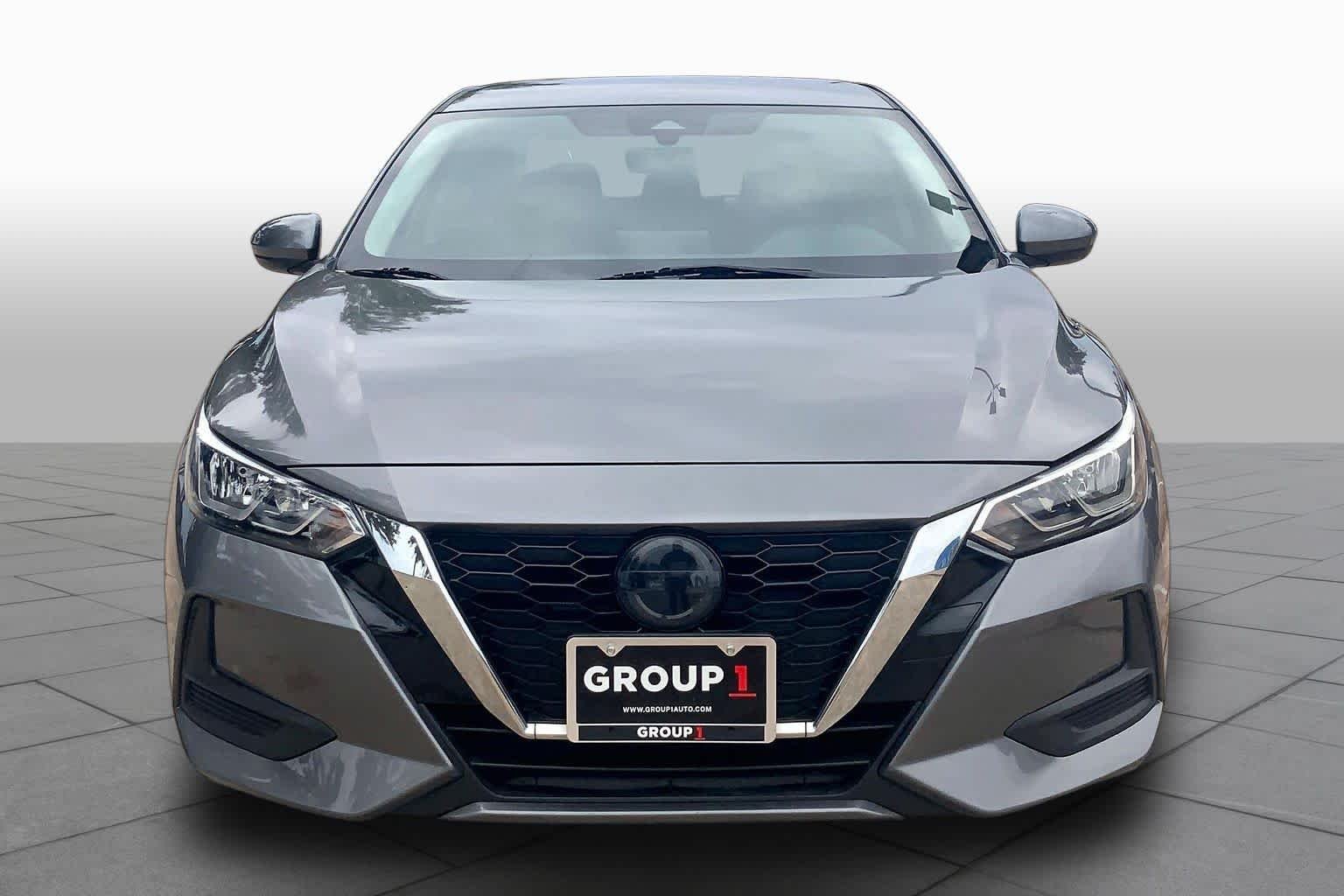 Used 2022 Gun Metallic Nissan SV image 4