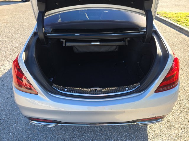 Used 2019 Iridium Silver Metallic Mercedes-Benz S 560 image 9