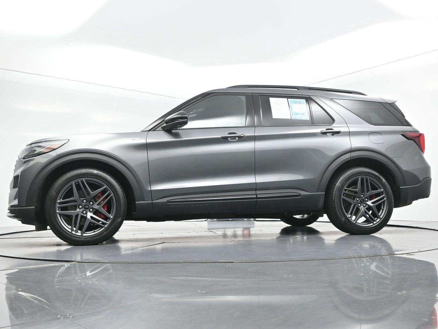 Used 2025 Carbonized Gray Ford ST-Line image 51