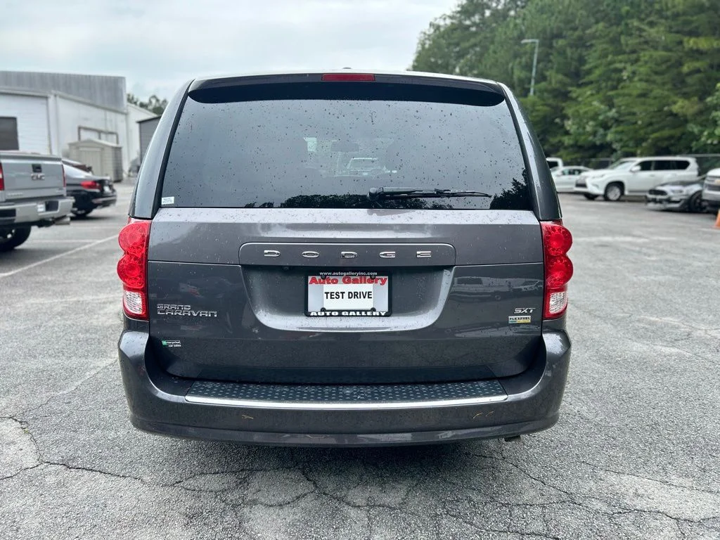 Used 2019 Gray Dodge SXT image 6