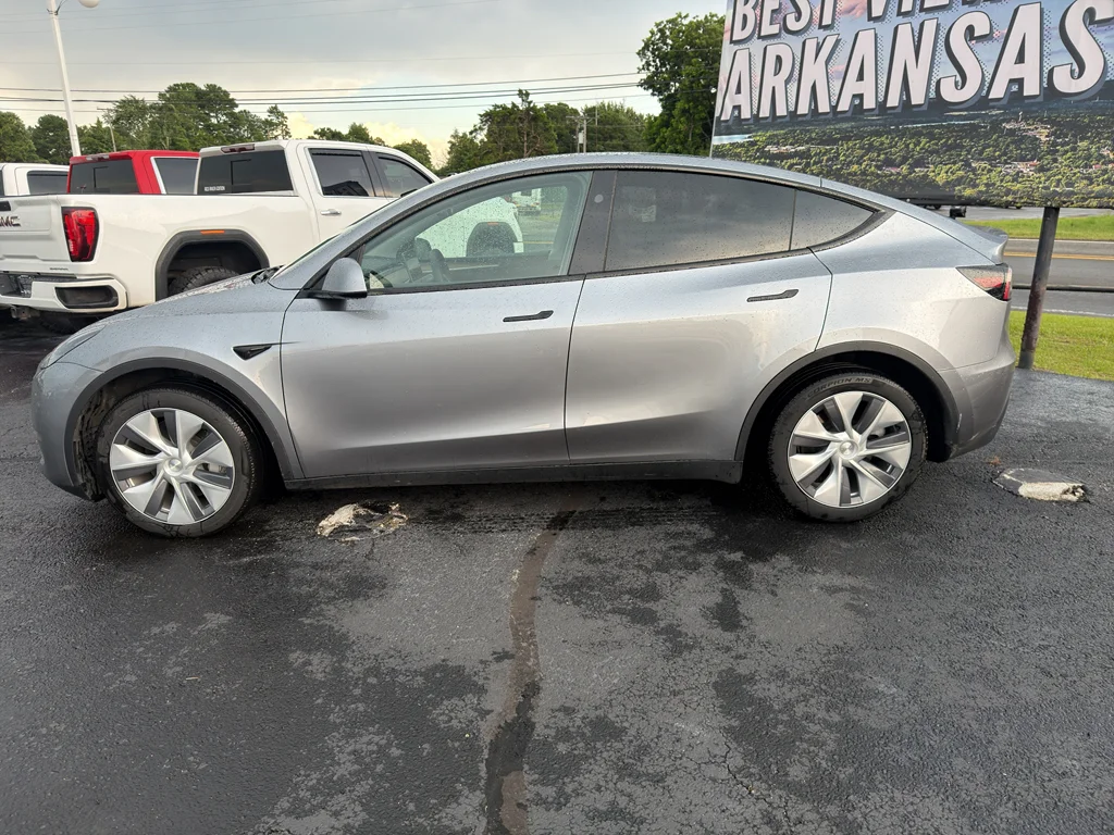Used 2024 Sliver Tesla Long Range image 9