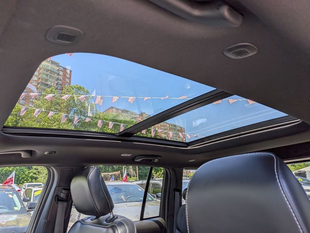Used 2024 White Jeep 4xe image 23