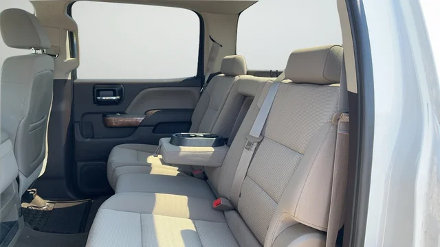 Used 2015 White GMC SLE image 22