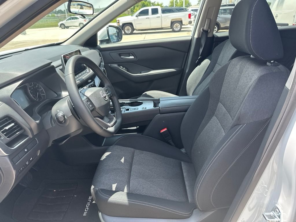Certified Used 2026 White Nissan SV image 3