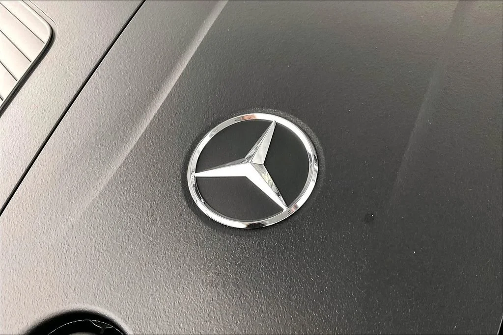 New 2026 Polar White Mercedes-Benz GLC 300 image 29