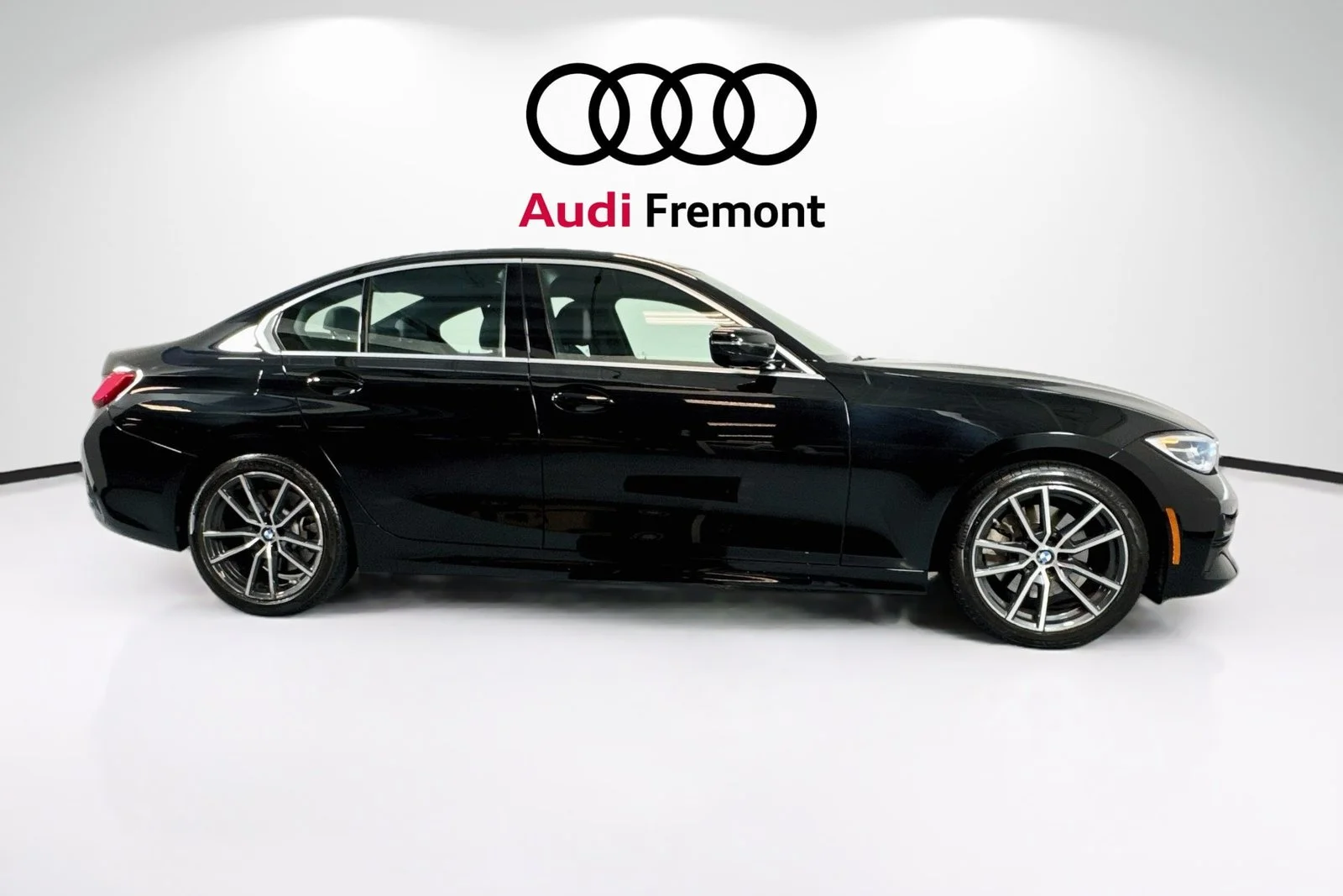 Used 2020 Jet Black BMW 330i image 4