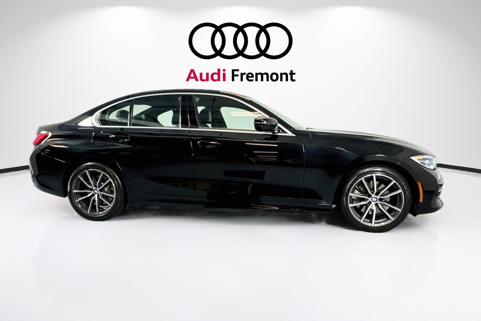 Used 2020 Jet Black BMW 330i image 4