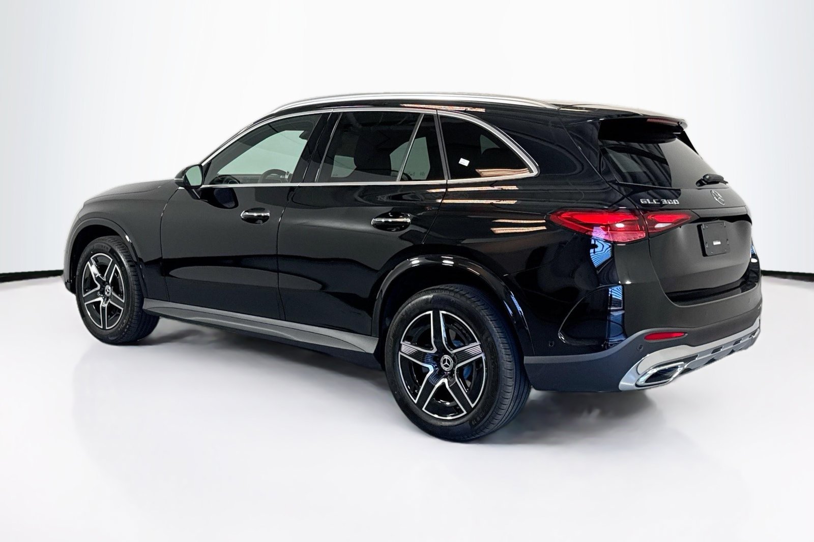 New 2026 Black Mercedes-Benz GLC 300 image 7