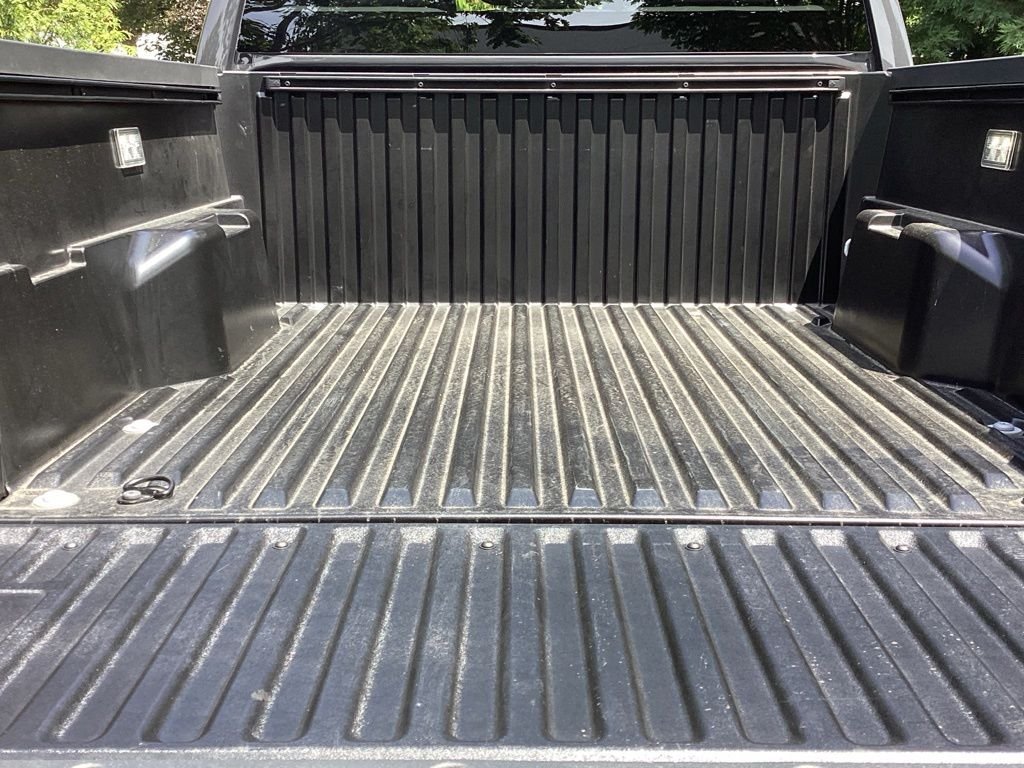 Certified Used 2025  Toyota SR5 image 21