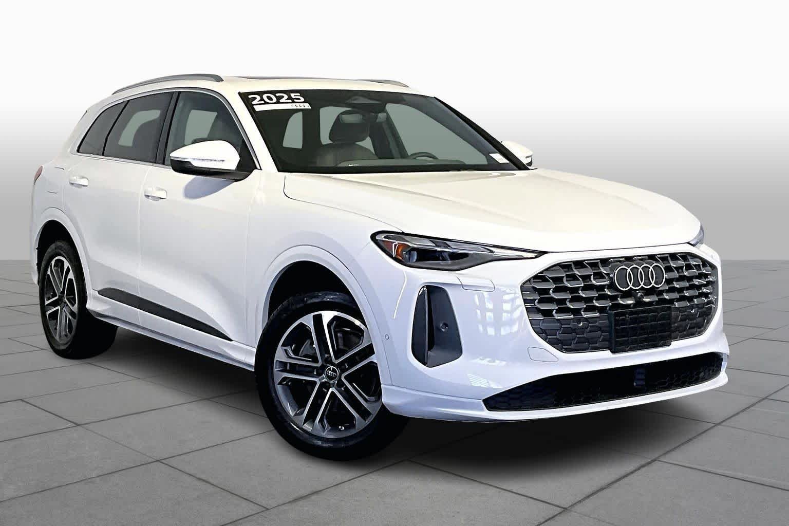 Used 2025 Arkona White Audi Premium image 3