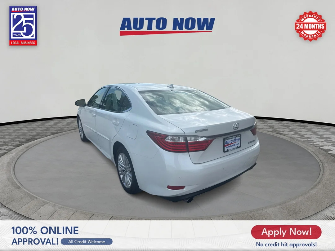 Used 2013 White Lexus Base image 4