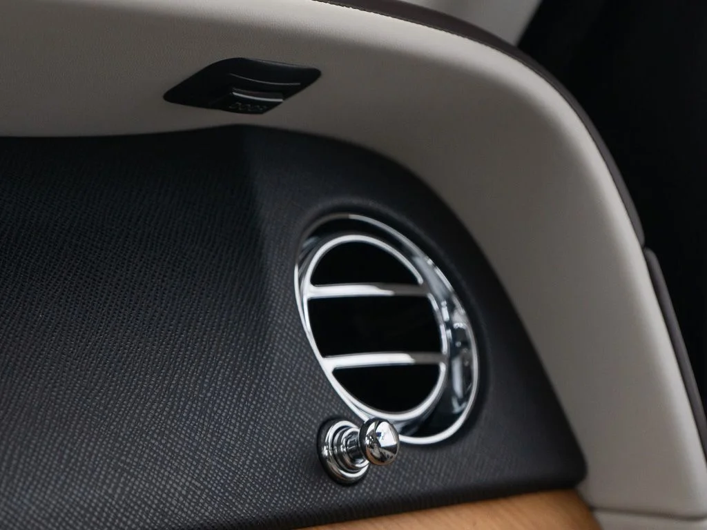 Certified Used 2019 White Sands Rolls-Royce  image 47