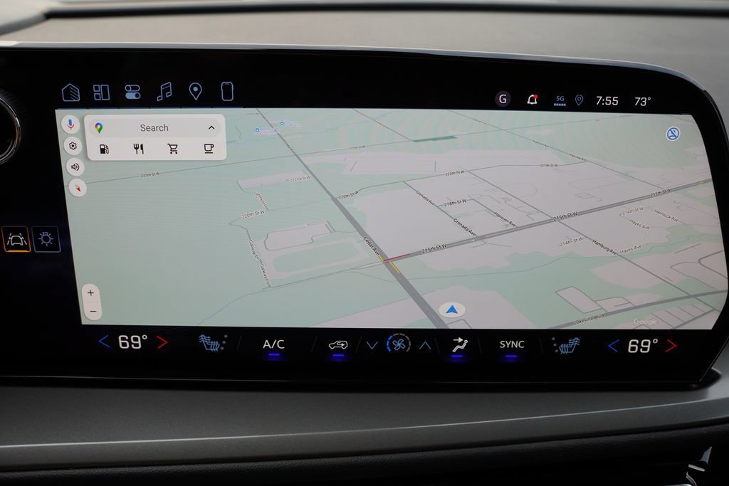 2027 Chevrolet Traverse LT - Photo 15