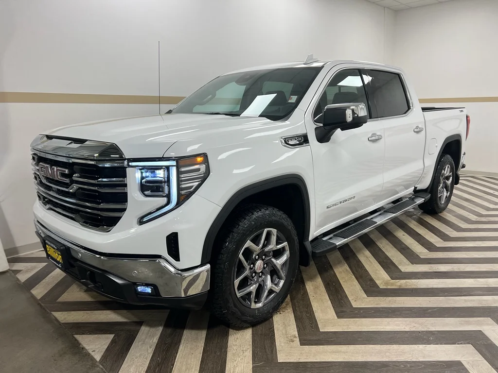 2026 GMC Sierra 4WD Crew Cab Short Box SLT's photo