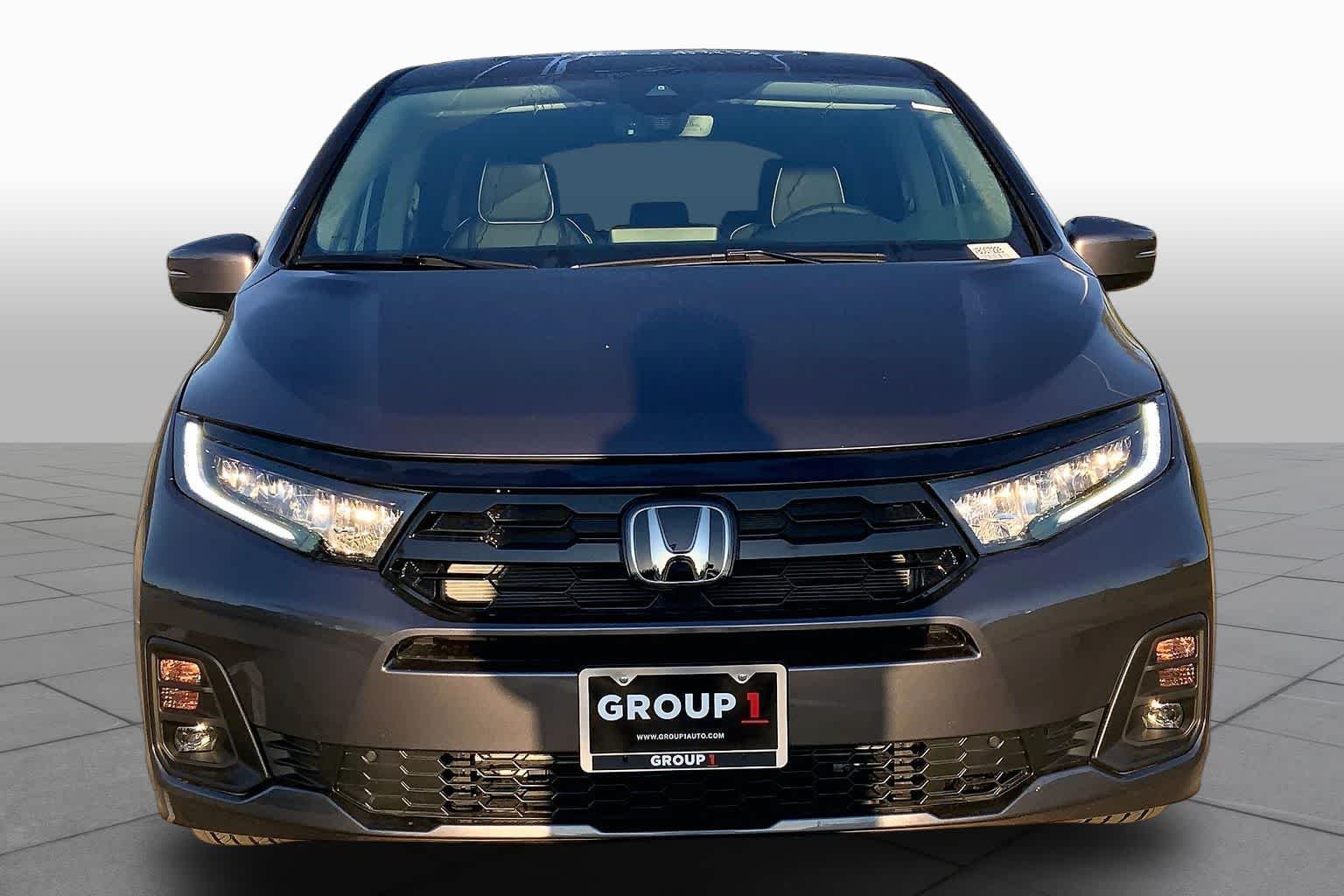 New 2027 Modern Steel Metallic Honda Touring image 3