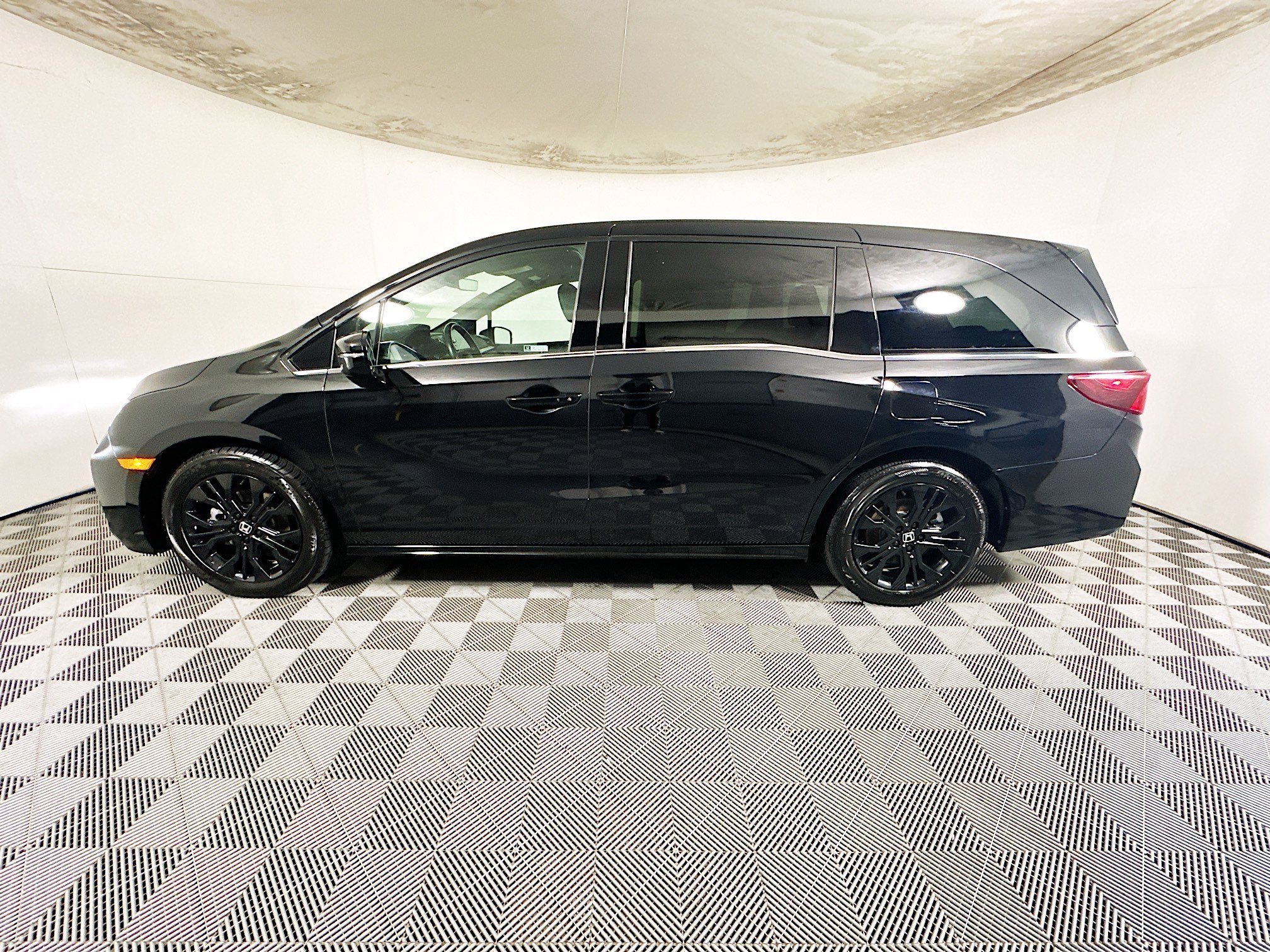 Used 2025 Black Honda Sport-L image 6