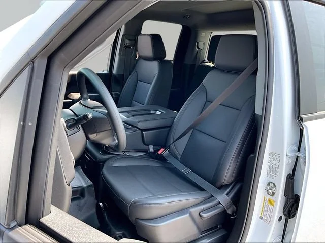 New 2026 Summit White Chevrolet WT image 10