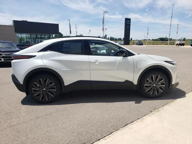 New 2026 Wind Chill Pearl Toyota XSE image 4