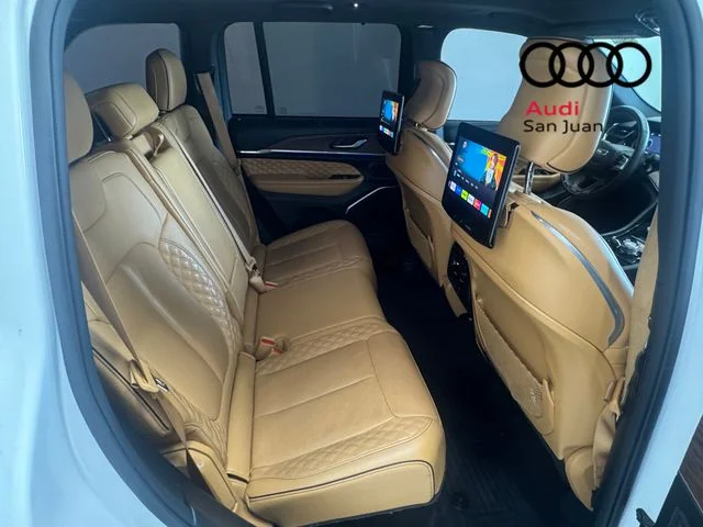 Used 2023 White Jeep Summit image 25