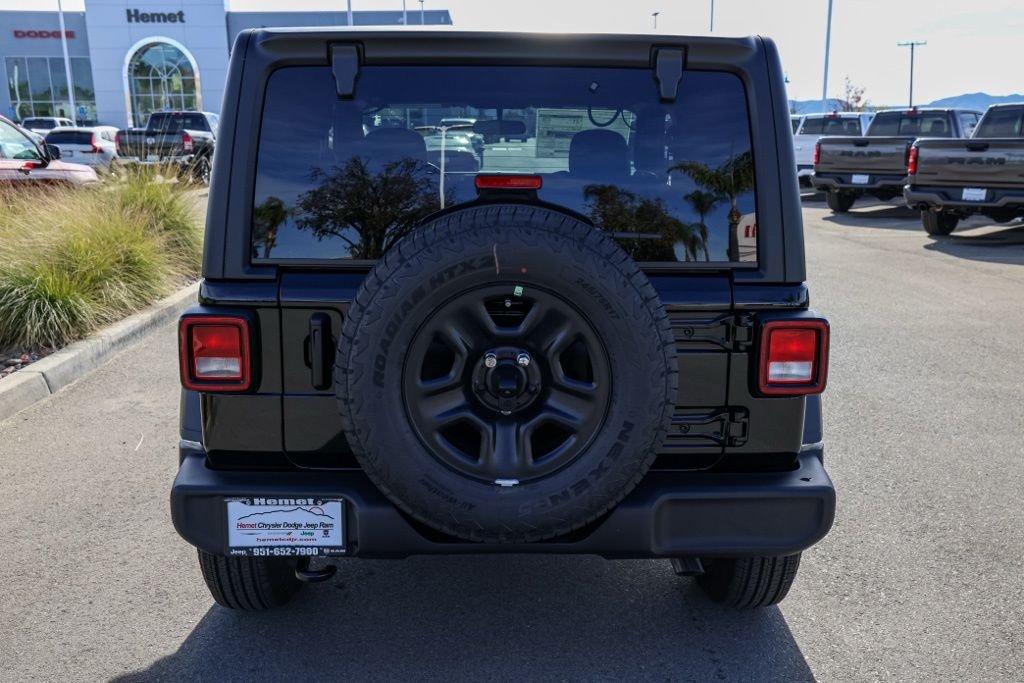 New 2026 Black Clear-Coat Exterior Paint Jeep Sport image 4