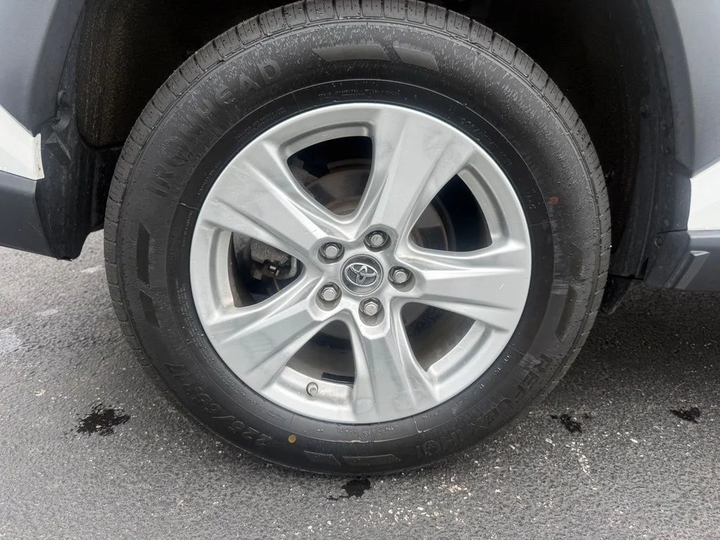 Used 2019 White Toyota XLE image 44