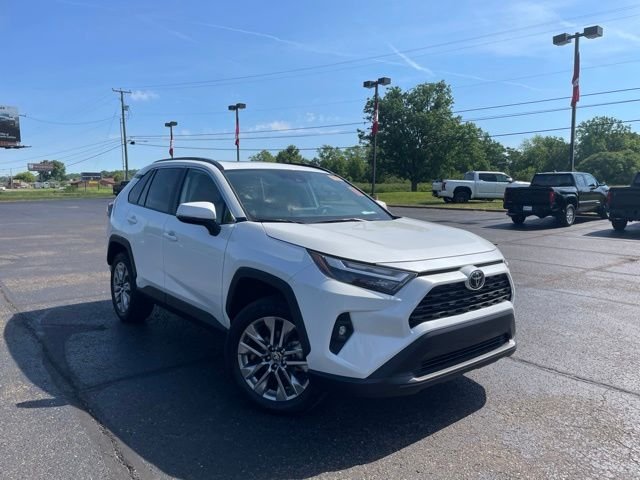 Certified Used 2025 Beige Toyota XLE Premium image 7