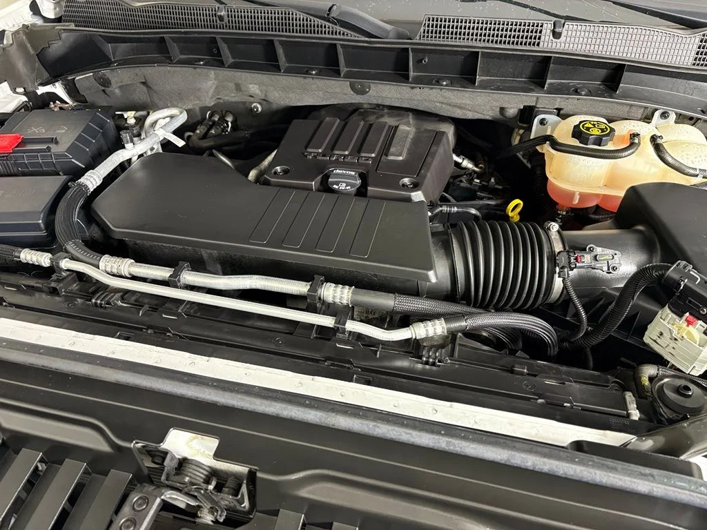 Used 2023 White GMC Elevation image 47