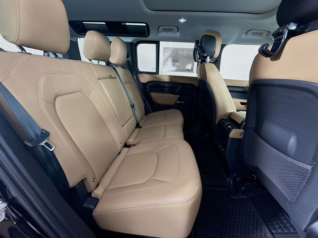 New 2026 Santorini Black Land Rover X-Dynamic SE image 23