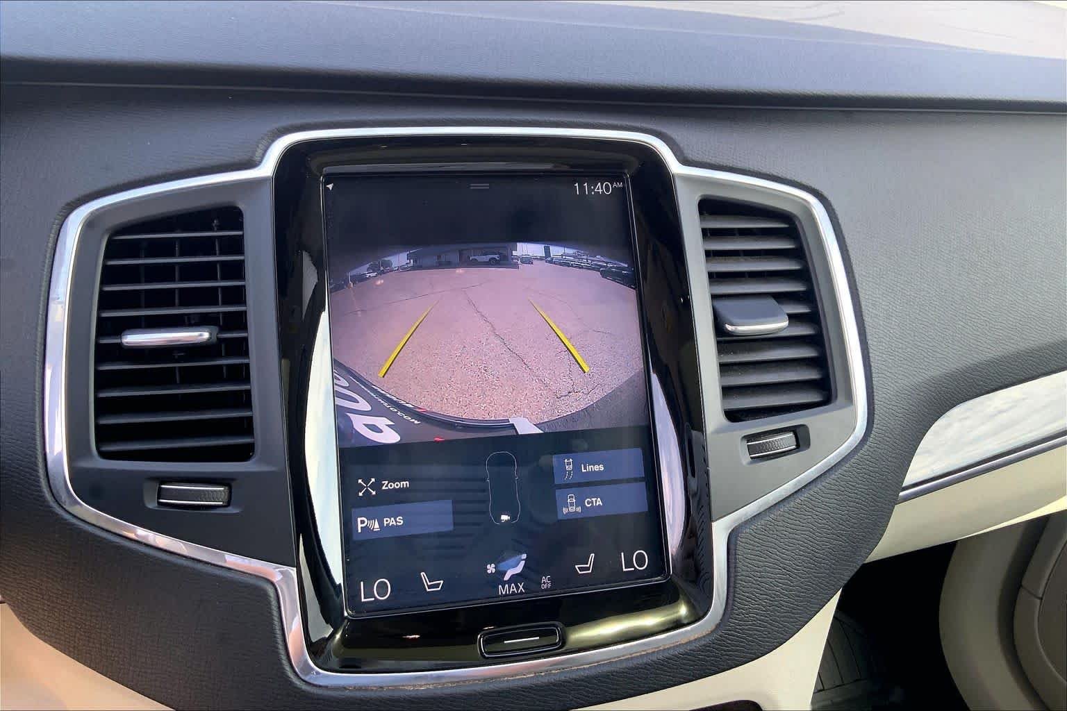 Used 2019 Onyx Black Metallic Volvo Momentum image 34